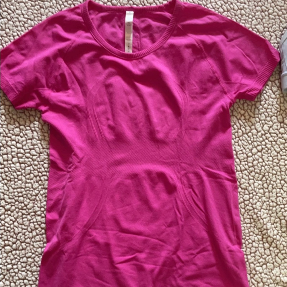 Lululemon Size 8 Swifty tshirt